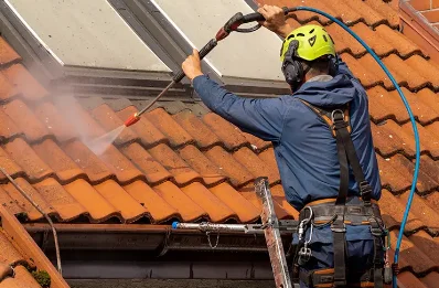 Démoussage et hydrofuge de toiture à Haravilliers